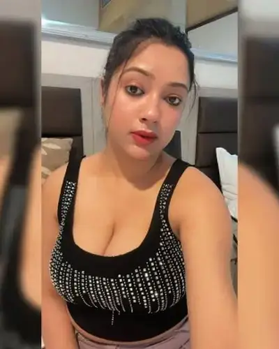 Call Girls Service Ashram Road